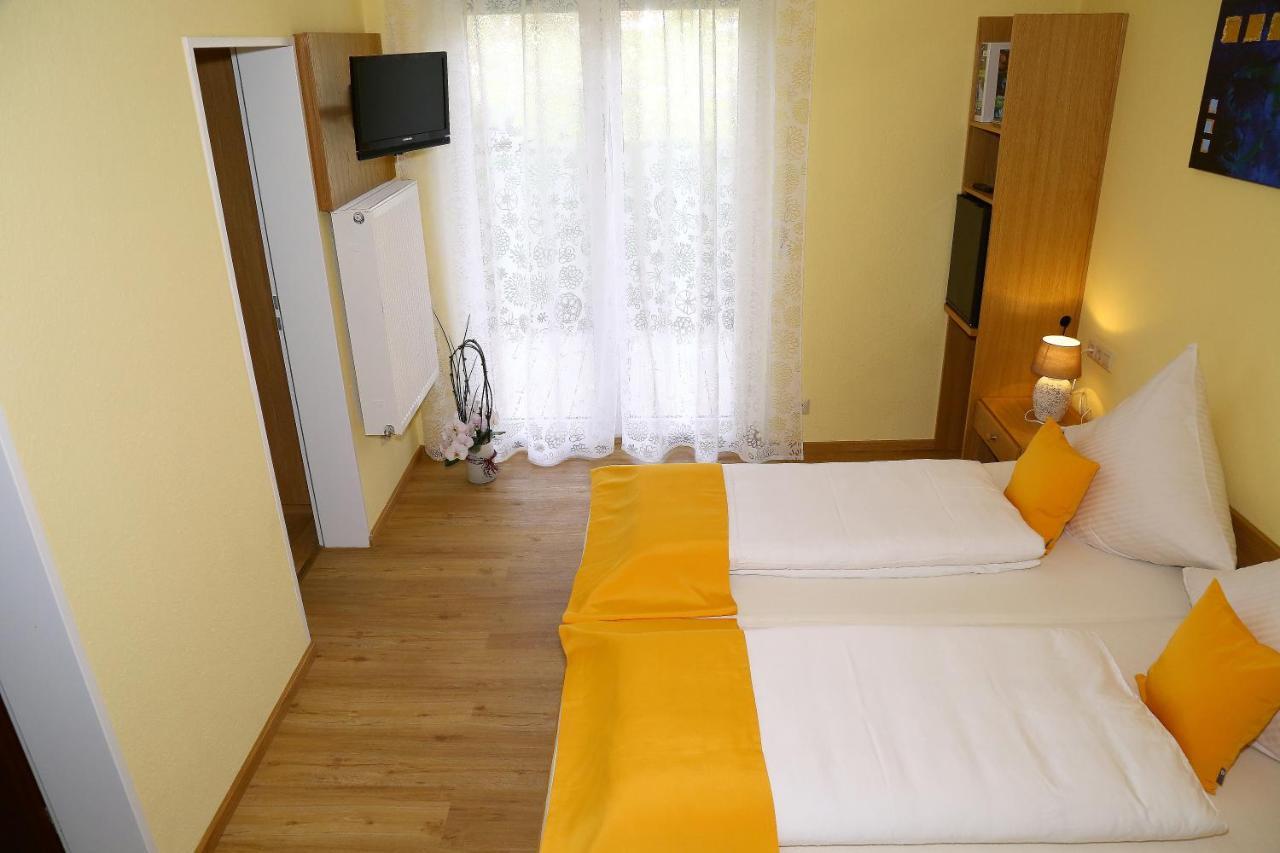 Landhotel Garni Schweizerhaus Schönwalde Exterior foto